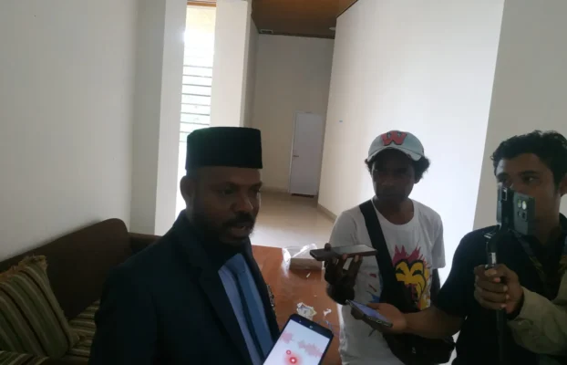 Ketua Komisi III DPRD Ernes Mokoni Tagih Komitmen 100 Hari Kerja Bupati Alor